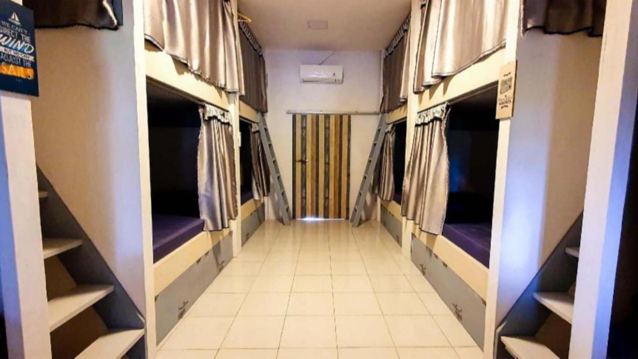 Tiny Room Hostel Toyapakeh Exterior photo
